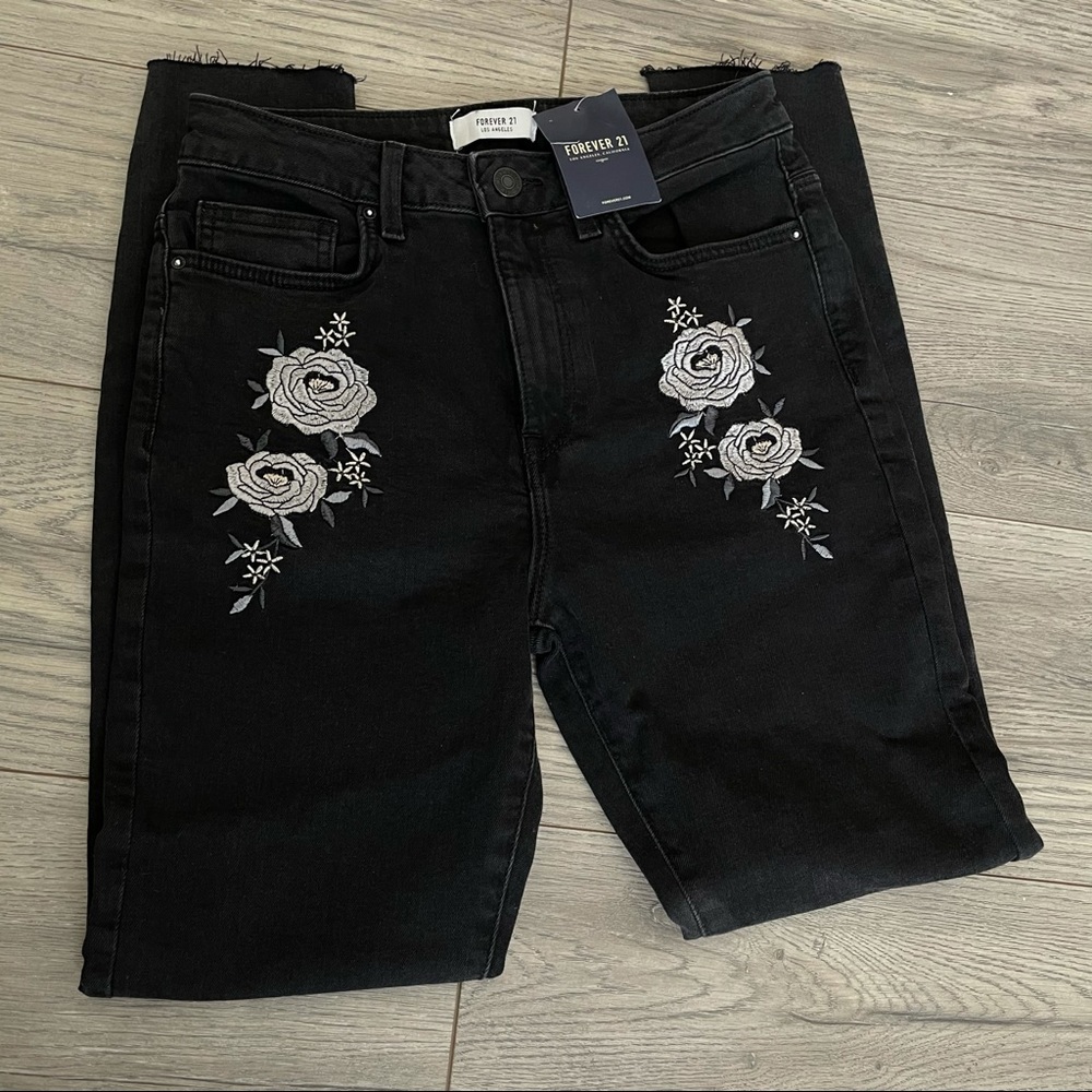 Forever 21 🥀 Floral Embroidered Distressed Jeans